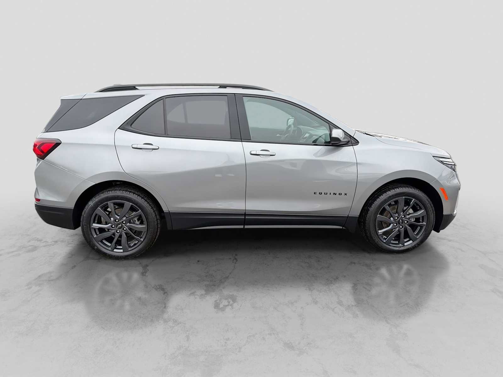 Used 2023 Chevrolet Equinox RS w/ LPO, Floor Liner Package AWD/4WD image 7