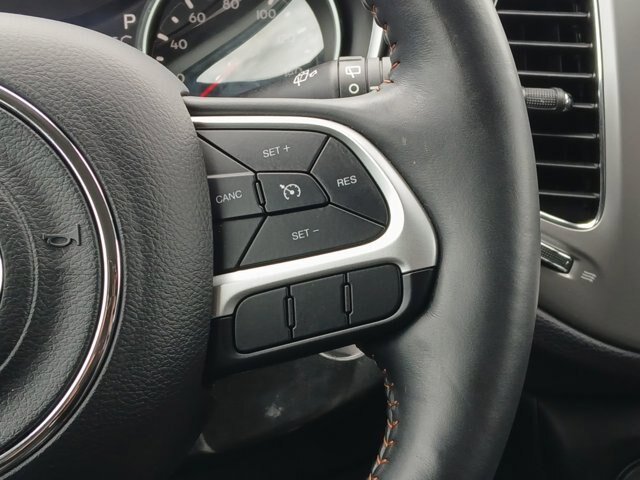 Used 2018 Jeep Compass Latitude w/ Popular Equipment Group FWD image 10