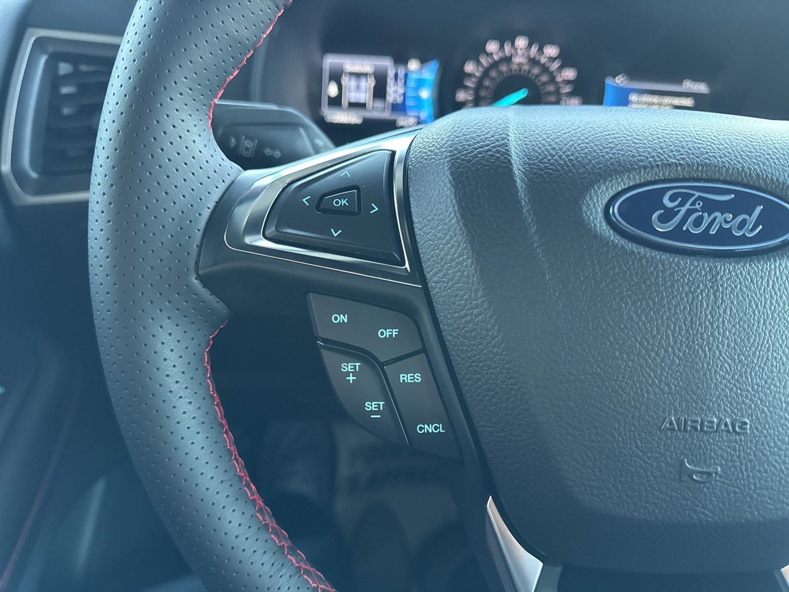 Certified 2024 Ford Edge ST-Line image 27