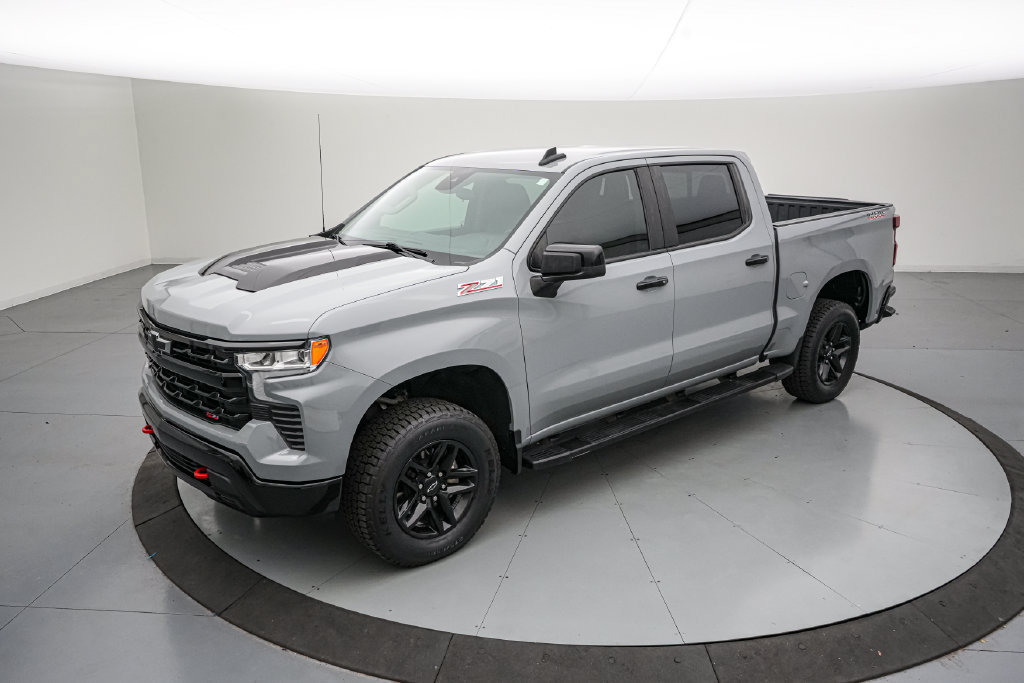 Used 2024 Chevrolet Silverado 1500 LT Trail Boss w/ Convenience Package II AWD/4WD image 8