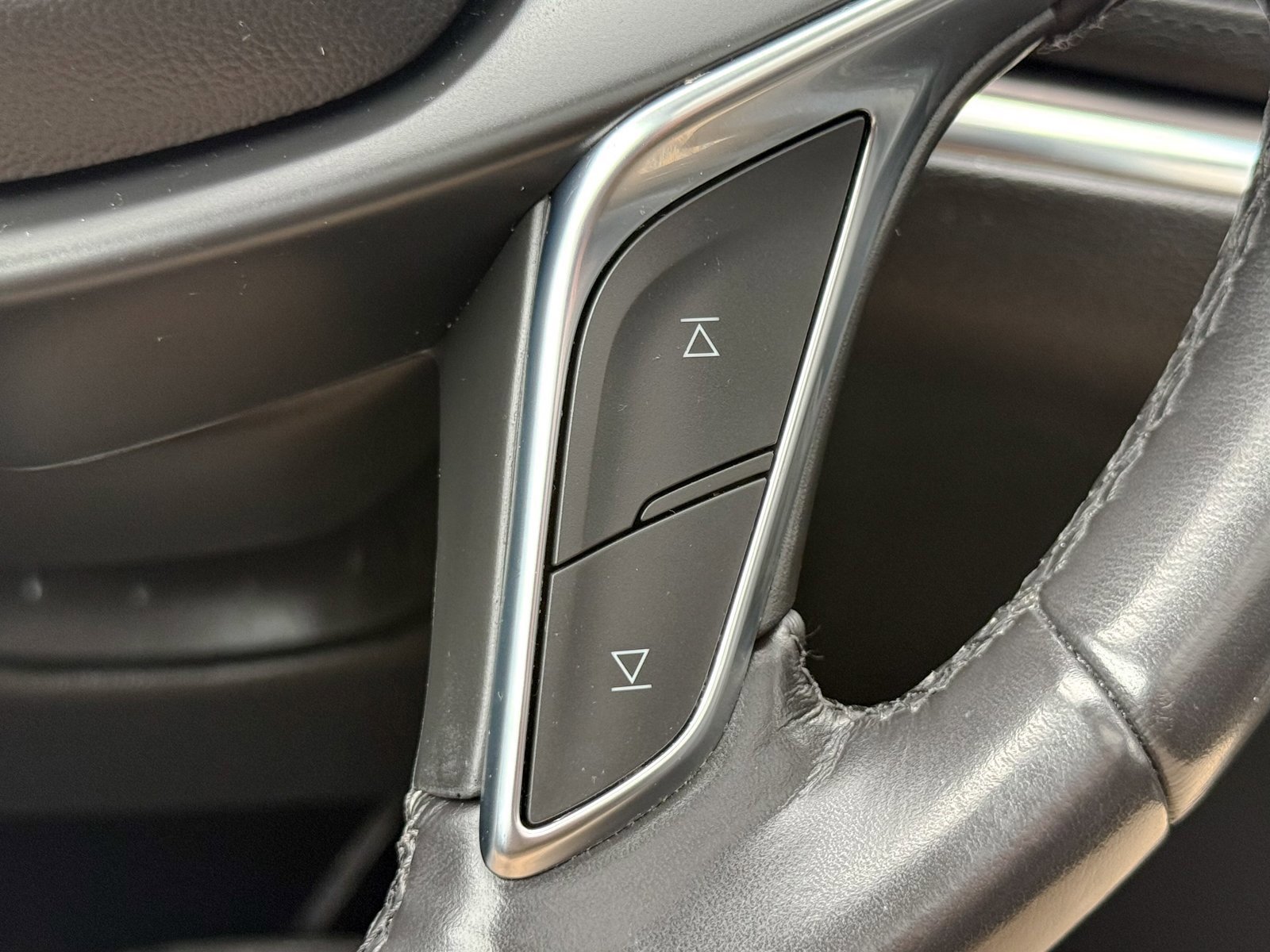 Used 2018 Cadillac XT5 Luxury w/ Driver Awareness Package image 41