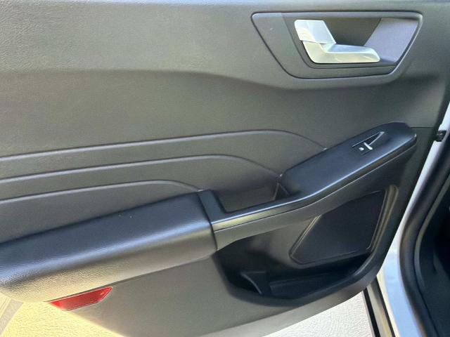 Certified 2025 Ford Escape ST-Line Select AWD/4WD image 17