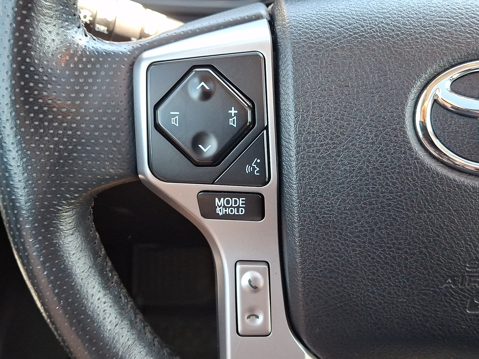 Used 2023 Toyota 4Runner SR5 Premium w/ Moonroof Package AWD/4WD image 29