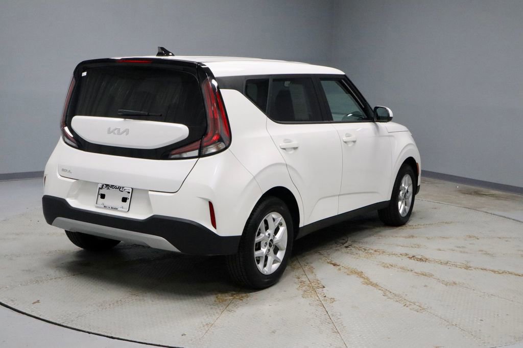 Used 2025 Kia Soul LX w/ LX Technology Package image 5