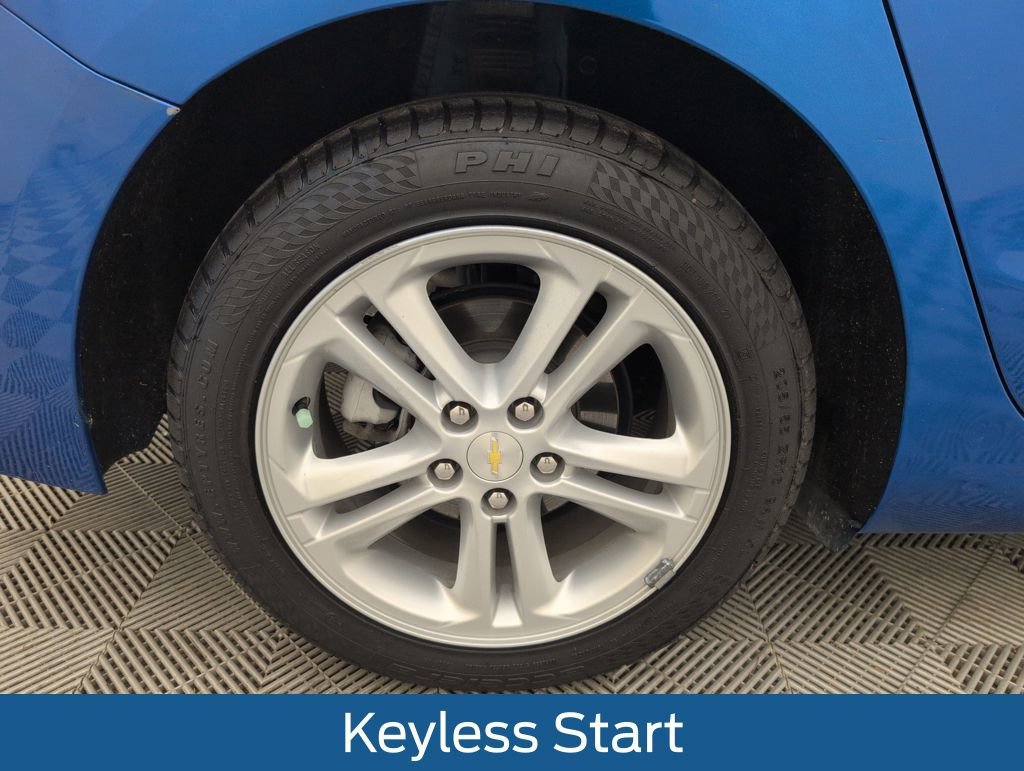 Used 2017 Chevrolet Cruze LT w/ Convenience Package image 20