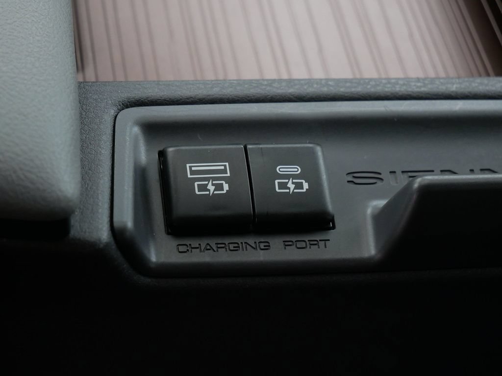 Used 2021 Toyota Sienna XLE w/ XLE Plus Package FWD image 15