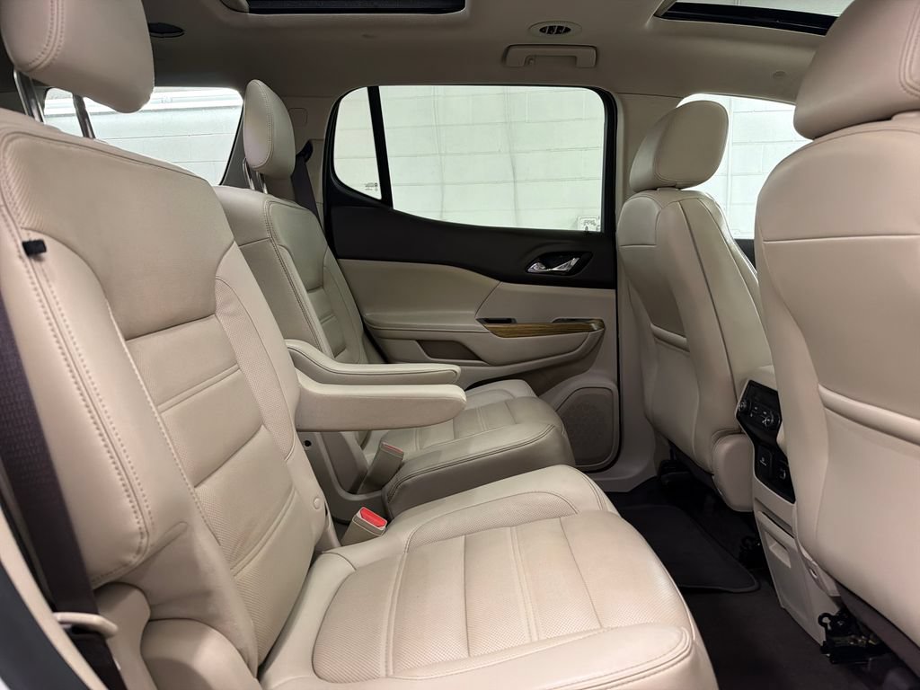 Used 2018 GMC Acadia Denali w/ Technology Package FWD image 31