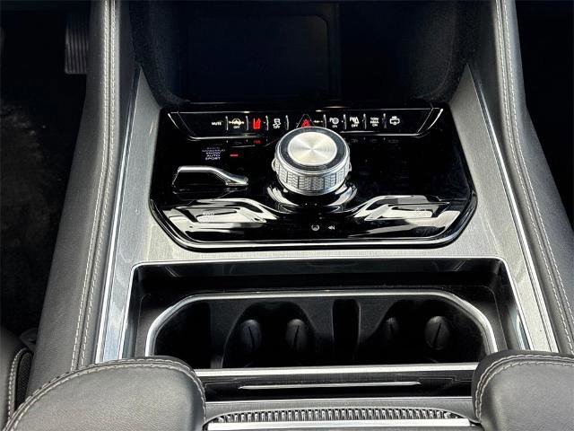 Used 2022 Jeep Wagoneer Series III image 16