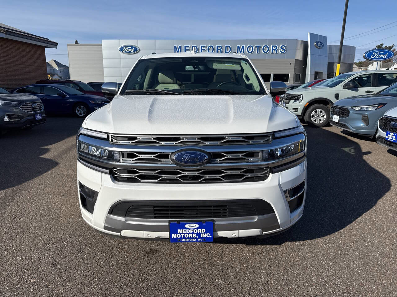 Certified 2024 Ford Expedition Max Platinum AWD/4WD image 3