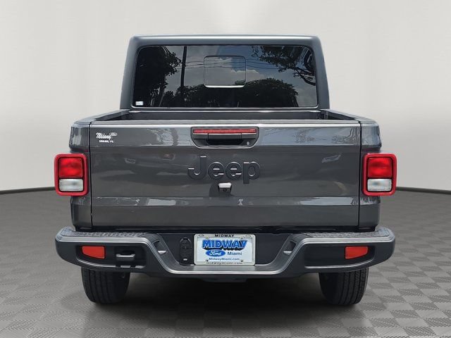 Used 2025 Jeep Gladiator Sport AWD/4WD image 5