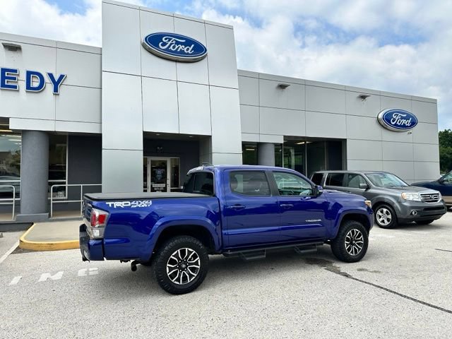 Used 2022 Toyota Tacoma TRD Sport AWD/4WD image 17