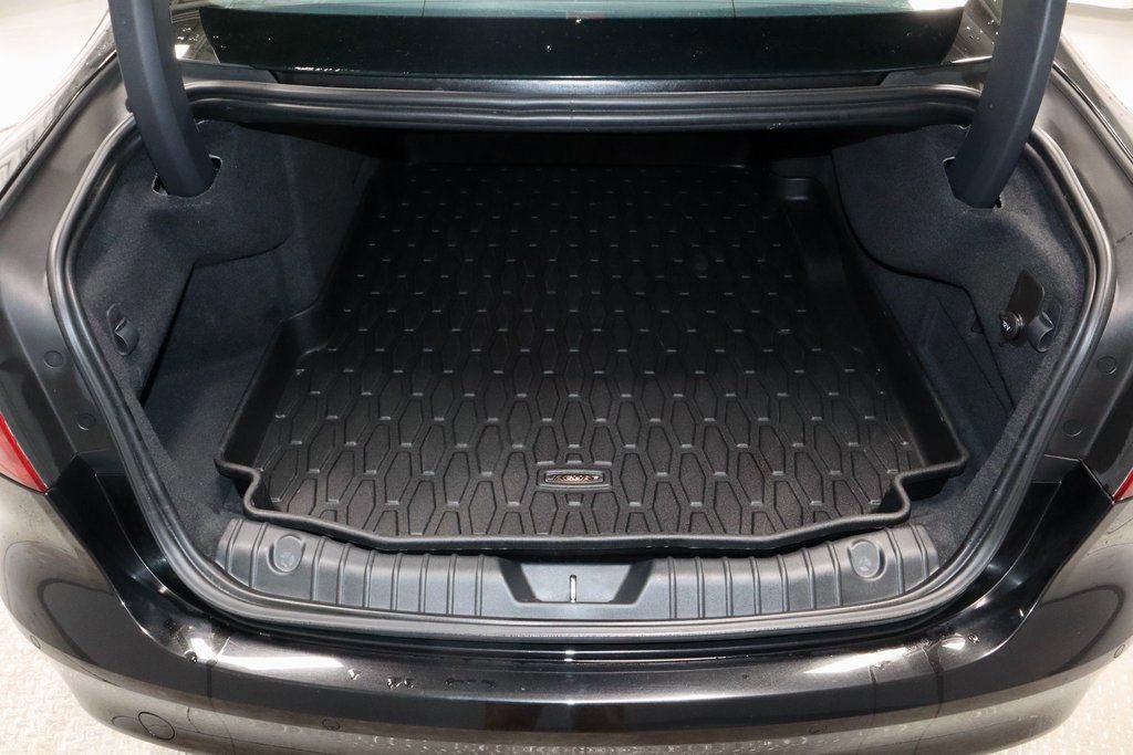 Used 2020 Jaguar XF Prestige image 13