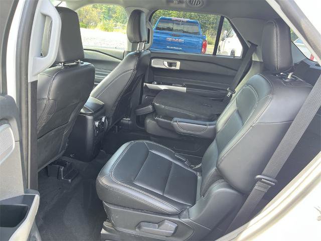 Certified 2022 Ford Explorer XLT w/ Equipment Group 202A image 12