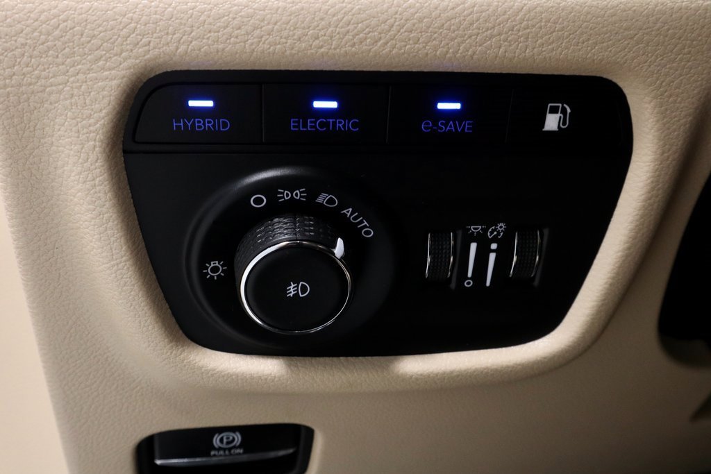 Used 2024 Jeep Grand Cherokee Limited 4xe image 27