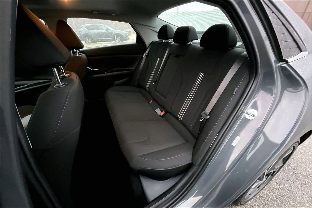 Used 2025 Hyundai Elantra SEL FWD image 25