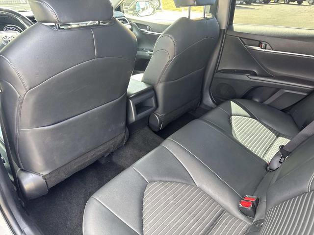 Used 2018 Toyota Camry SE FWD image 12