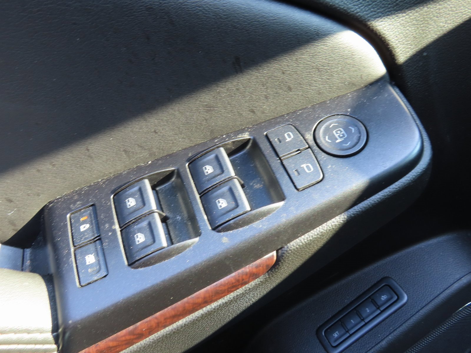 Used 2019 GMC Yukon XL SLT image 12