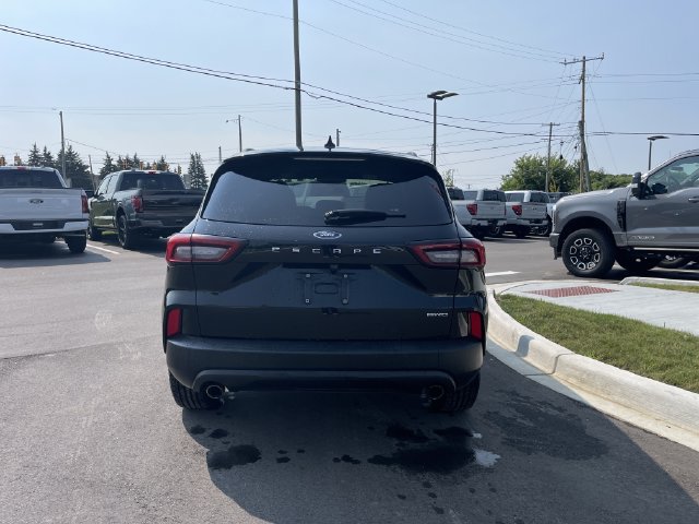 Certified 2025 Ford Escape ST-Line AWD/4WD image 4
