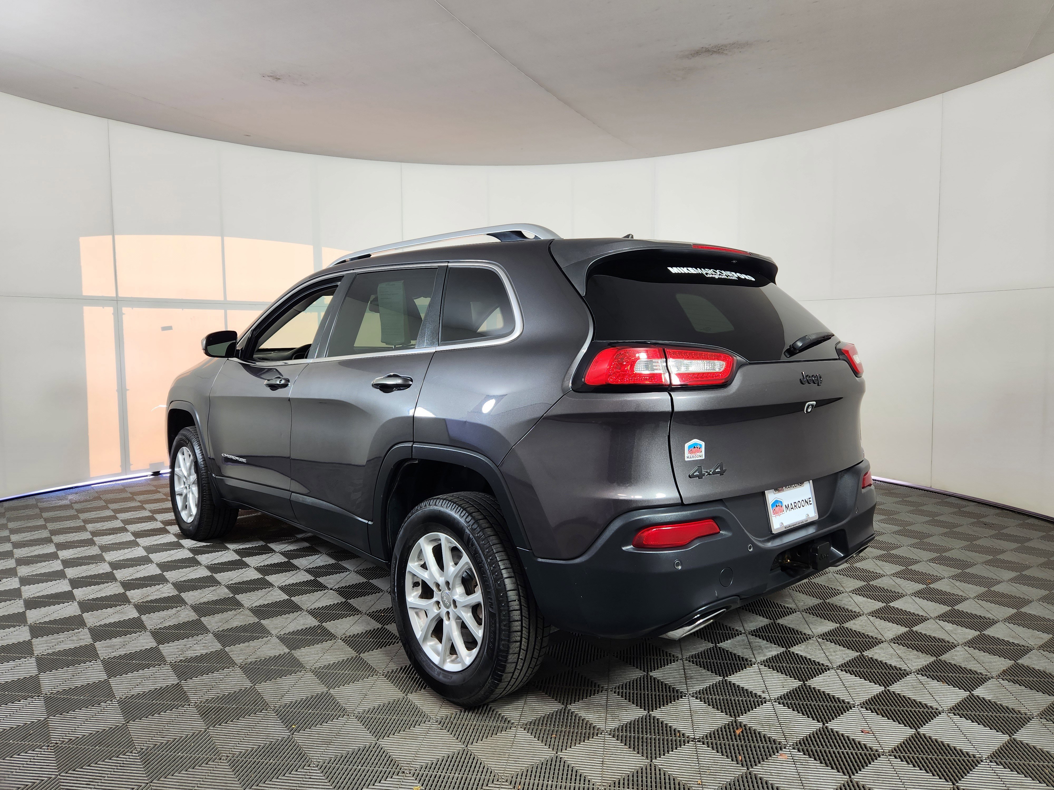 Used 2017 Jeep Cherokee Latitude w/ Comfort/Convenience Group image 3