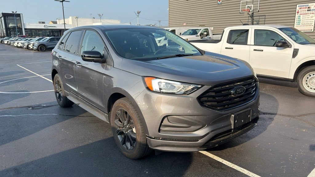 Certified 2024 Ford Edge SE w/ Black Appearance Package AWD/4WD image 4