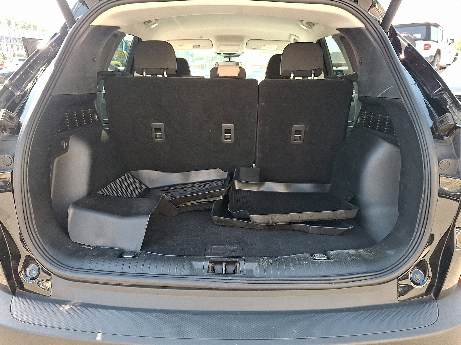 Certified 2022 Ford Escape SE w/ SE Sport Appearance Package image 27