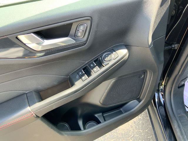 Certified 2025 Ford Escape ST-Line Select AWD/4WD image 13