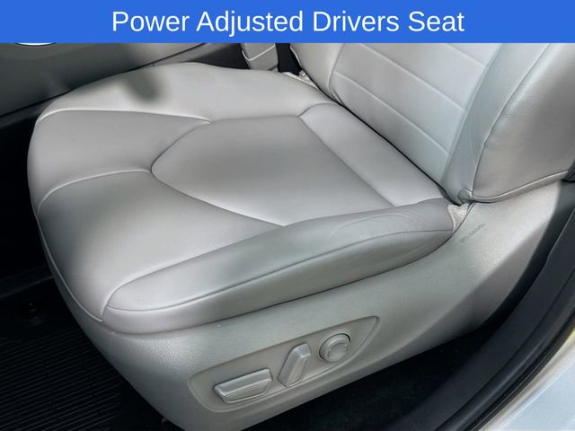 Used 2024 Toyota Highlander XLE FWD image 9