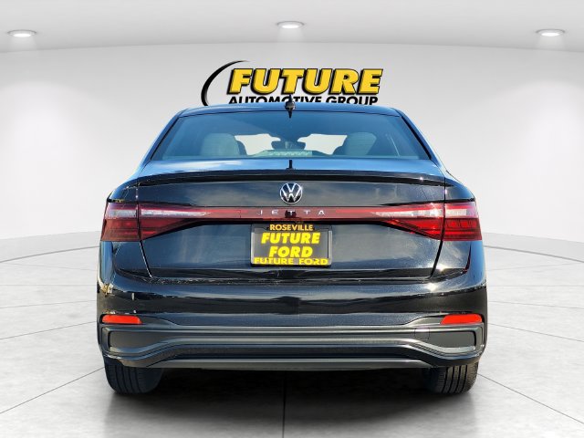 Used 2025 Volkswagen Jetta Sport FWD image 5