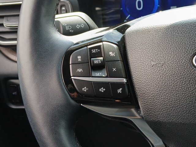 Certified 2023 Ford Explorer Platinum w/ Technology Package AWD/4WD image 9