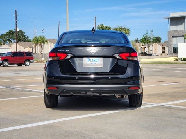 Used 2025 Nissan Versa SV image 6