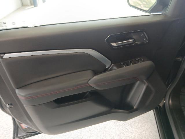 Used 2023 Chevrolet Colorado Z71 w/ Z71 Convenience Package 2 image 12