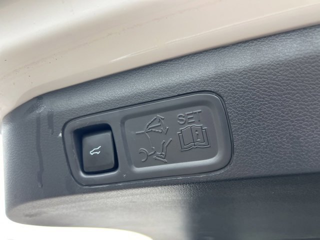 Certified 2024 Ford Expedition Max XLT image 27