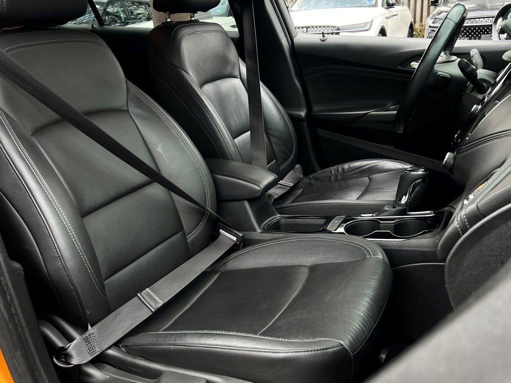 Used 2017 Chevrolet Cruze Premier w/ RS Package image 11