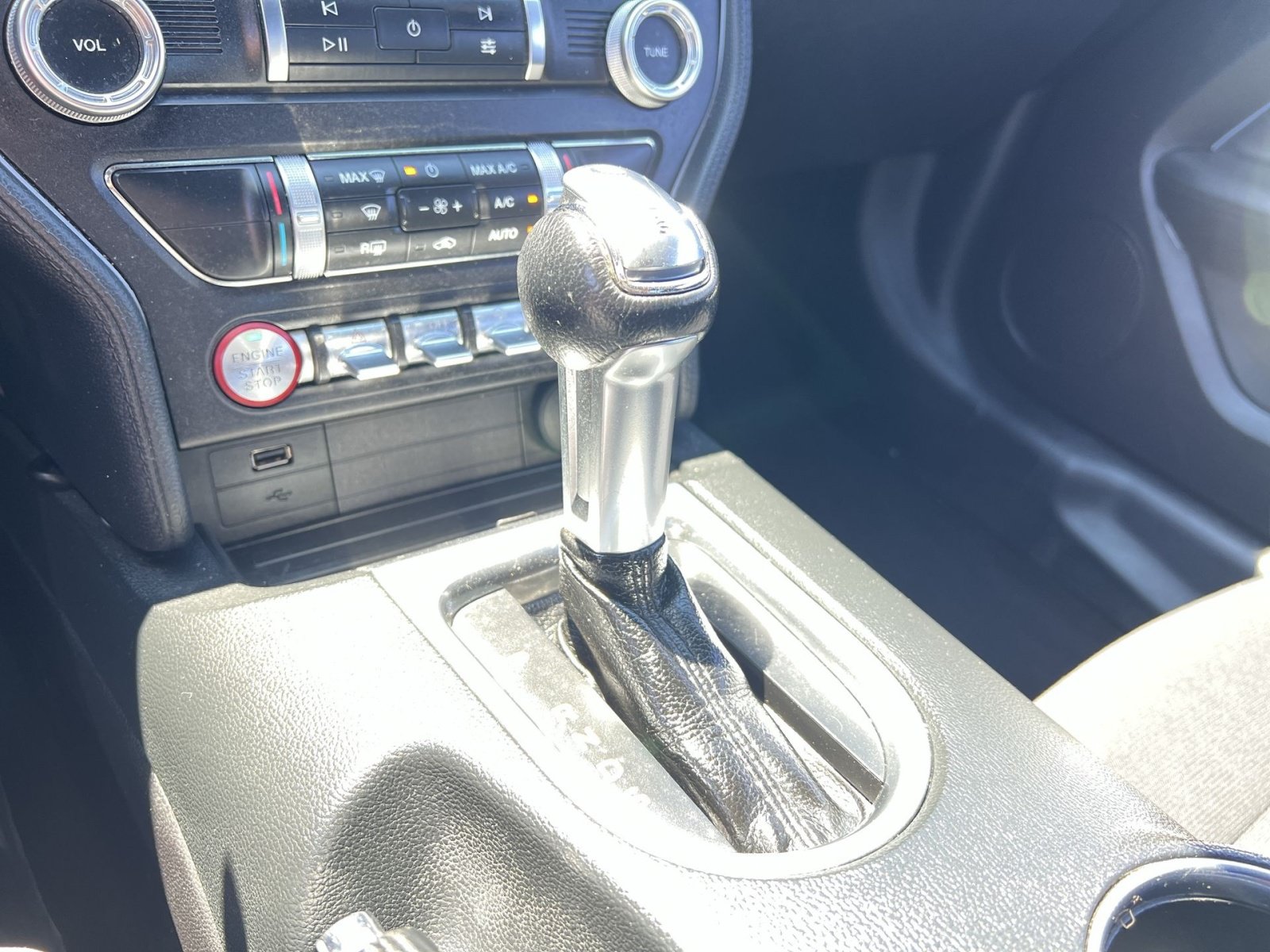 Certified 2019 Ford Mustang Coupe w/ Equipment Group 101A RWD image 29