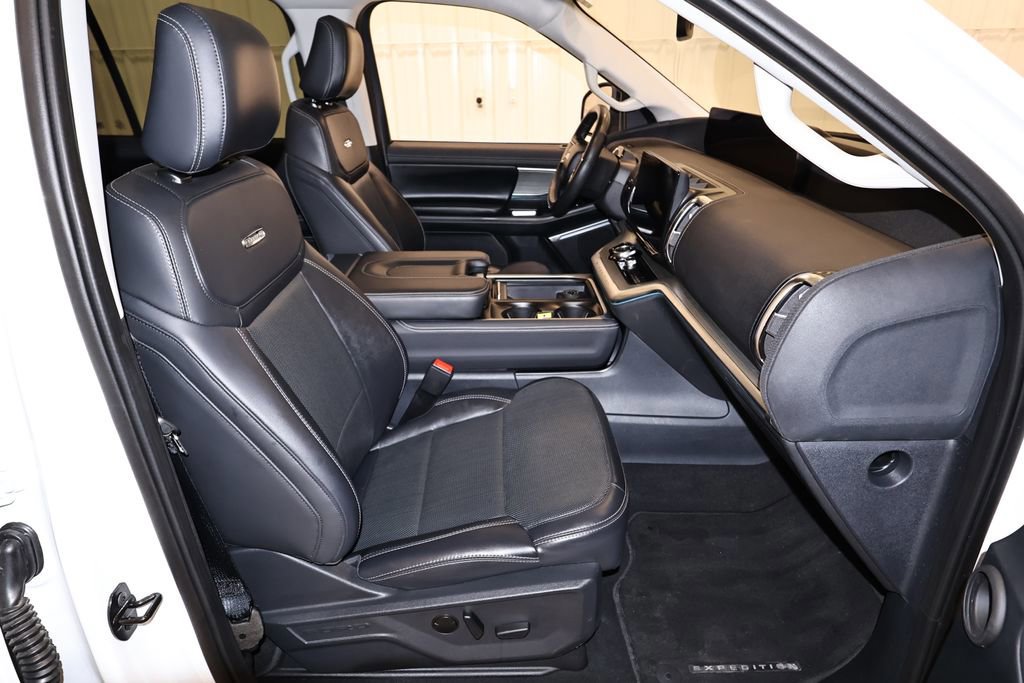 Certified 2025 Ford Expedition Max Platinum image 27