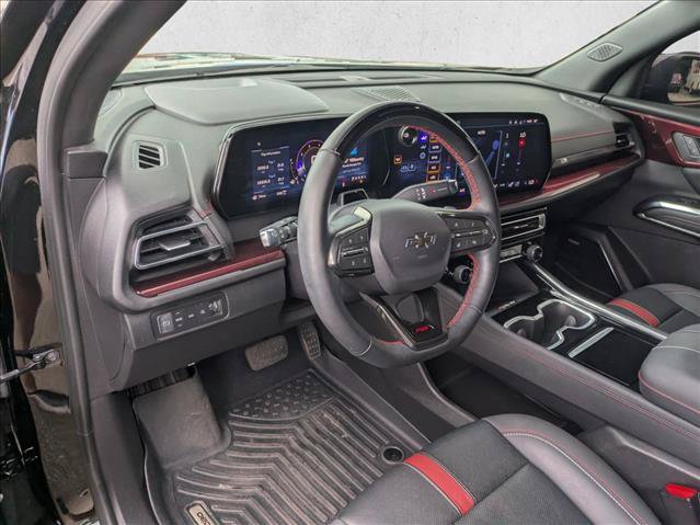 Used 2025 Chevrolet Traverse RS AWD/4WD image 9