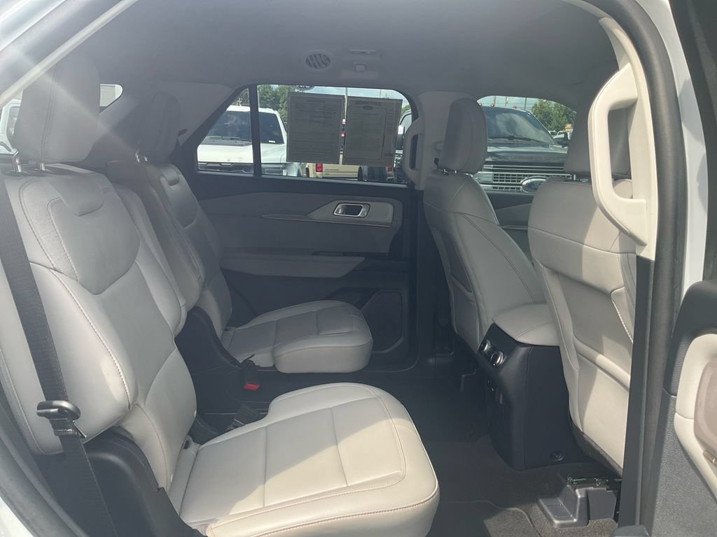 Certified 2025 Ford Explorer Active w/ Active Comfort Package AWD/4WD image 13