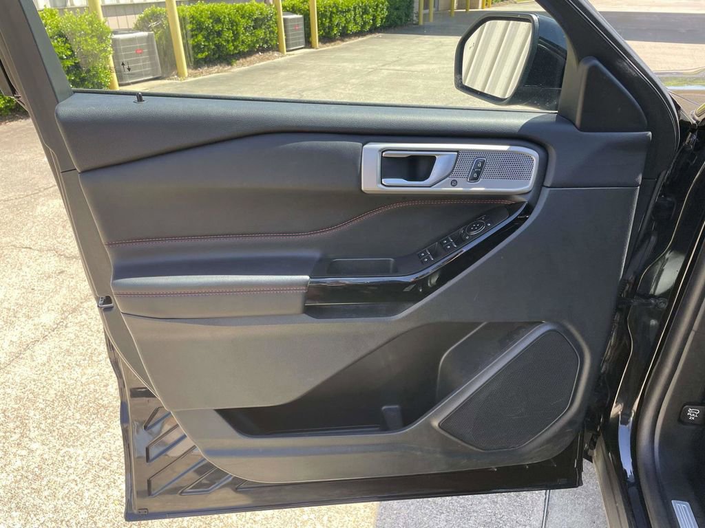 Certified 2023 Ford Explorer ST-Line w/ Class IV Trailer Tow Package image 15