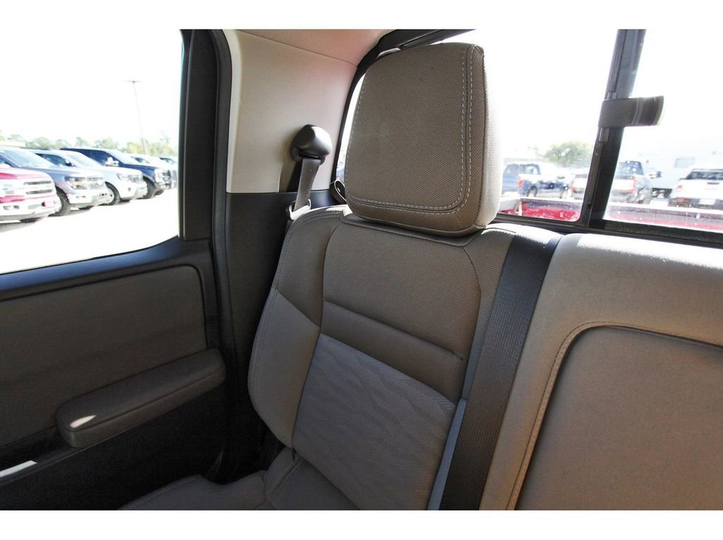 Used 2022 Nissan Frontier SV w/ Technology Package image 14