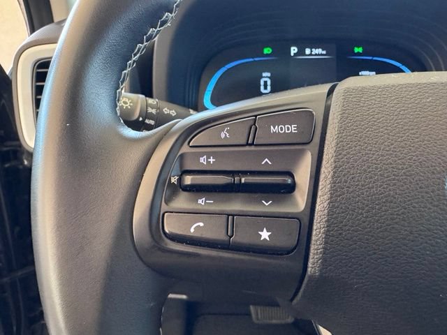 Used 2025 Hyundai Venue Limited FWD image 15
