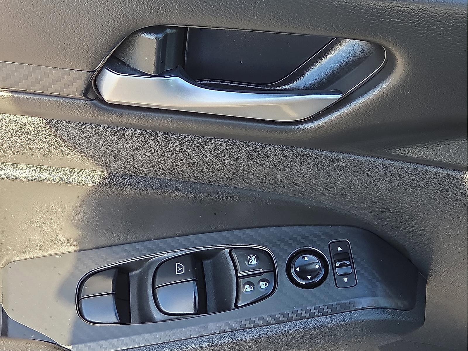 Used 2024 Nissan Altima 2.5 SV image 13