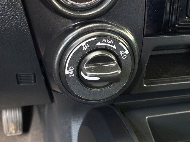 Used 2024 Nissan Titan PRO-4X w/ Off Road Protection Package AWD/4WD image 21