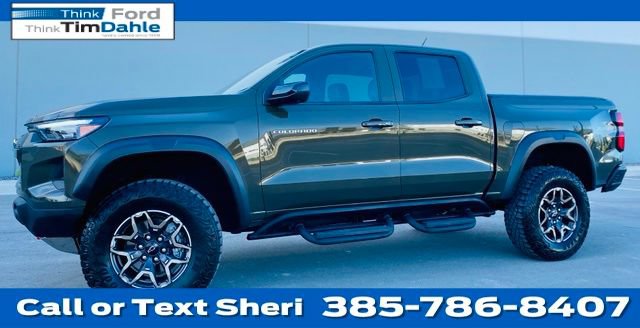 Used 2025 Chevrolet Colorado ZR2 w/ Technology Package AWD/4WD image 1