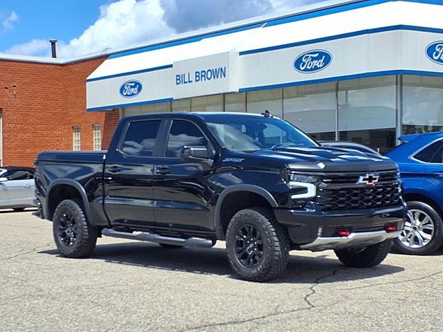 Used 2023 Chevrolet Silverado 1500 ZR2 w/ Technology Package AWD/4WD image 1
