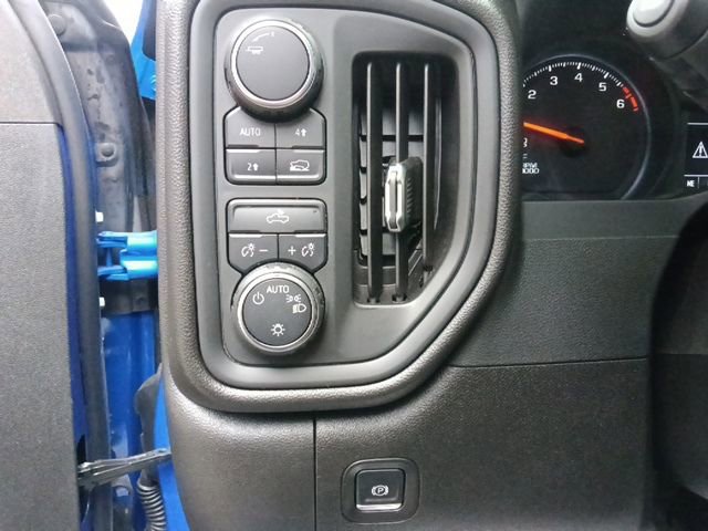 Used 2025 Chevrolet Silverado 1500 Custom w/ Turbomax Blackout Package image 17