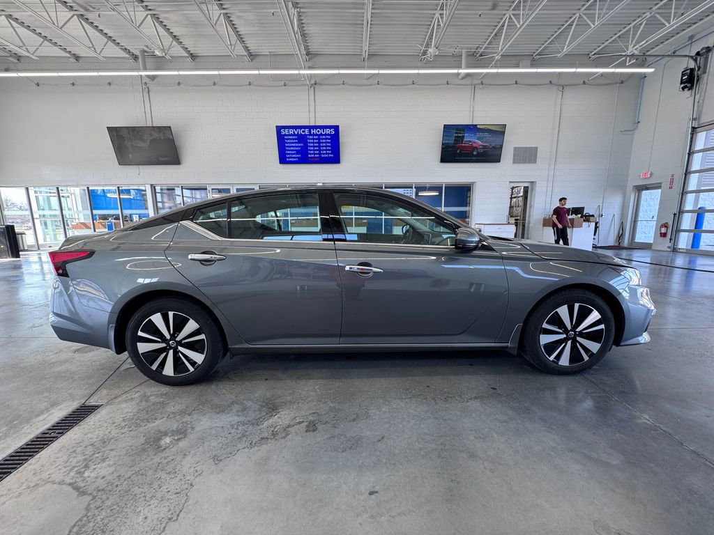 Used 2019 Nissan Altima 2.5 SV image 5