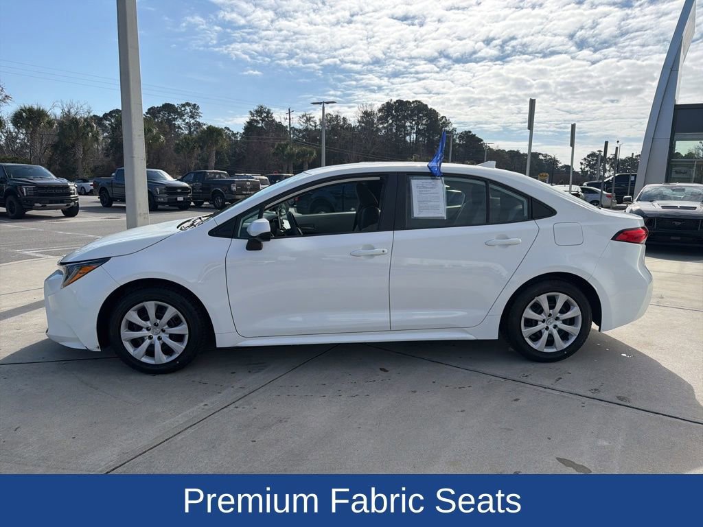 Used 2020 Toyota Corolla LE image 2
