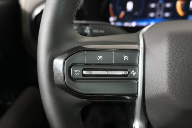 Used 2026 Chevrolet Colorado ZR2 w/ Technology Package AWD/4WD image 15
