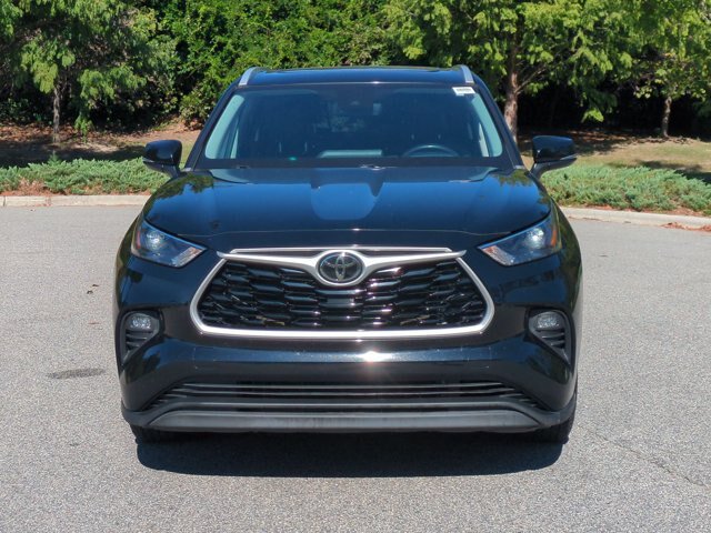 Used 2022 Toyota Highlander XLE FWD image 9
