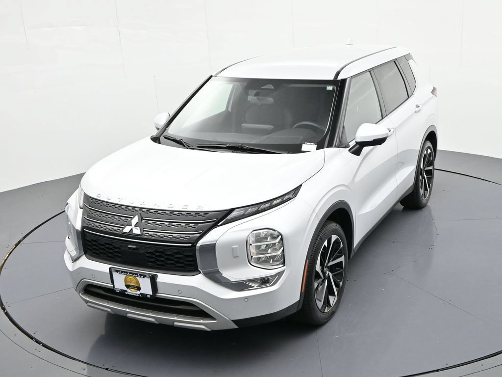 Used 2023 Mitsubishi Outlander SE AWD/4WD image 23